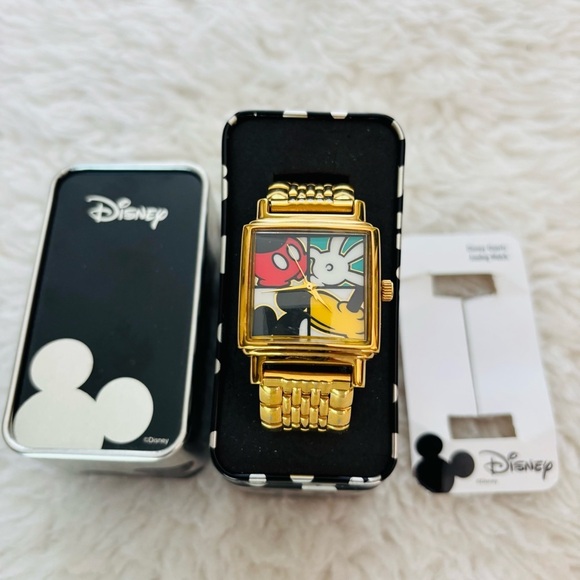 Disney Gold Mickey Mouse Watch main image 9